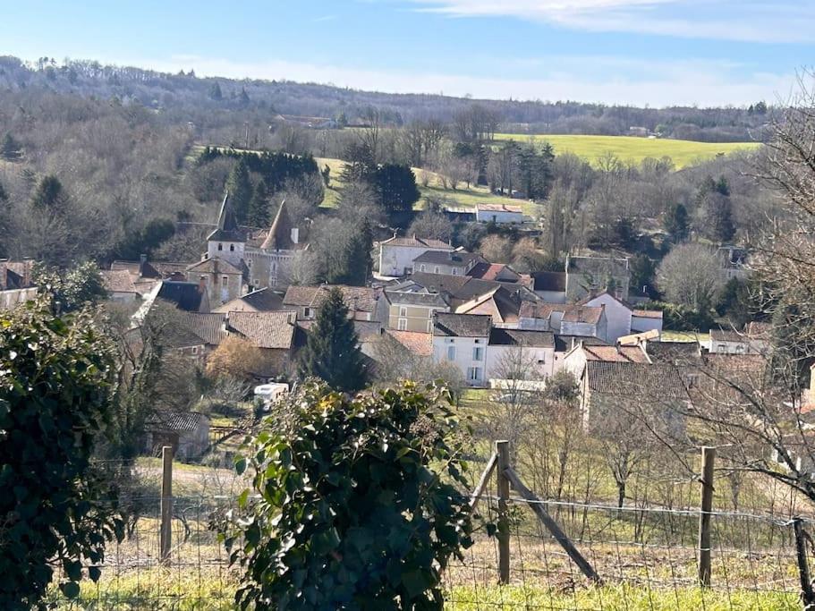 Maison Au Coeur Du Perigord Vert Javerlhac-et-la-Chapelle-Saint-Robert Bagian luar foto